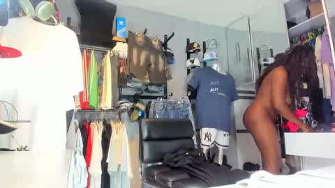 Mareia online show from 10/17/25, 07:05