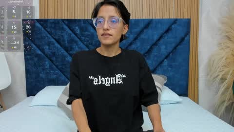 Snapshot of marge_lasander chatting on 02/08/25, 01:54 Aitana online show from 02/08/25, 01:54