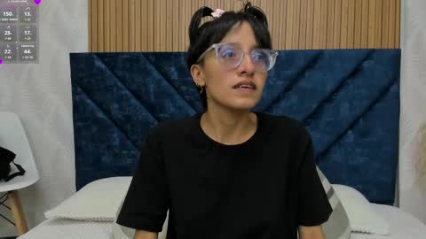 Snapshot of marge_lasander chatting on 02/18/25, 01:32 Aitana online show from 02/18/25, 01:32