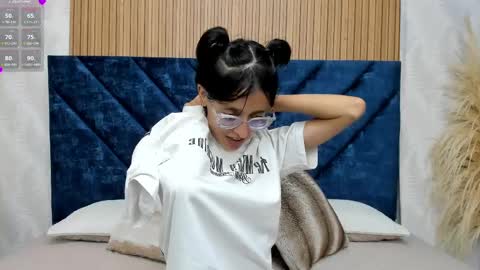 Snapshot of marge_lasander chatting on 02/22/25, 01:33 Aitana online show from 02/22/25, 01:33
