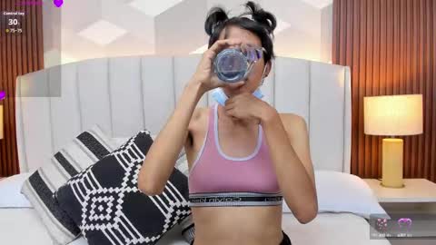 Snapshot of marge_lasander chatting on 10/15/25, 02:22 Aitana online show from 10/15/25, 02:22