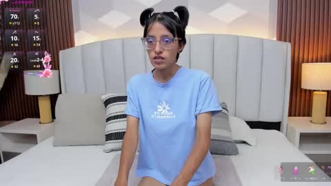 Snapshot of marge_lasander chatting on 11/19/25, 02:00 Aitana online show from 11/19/25, 02:00