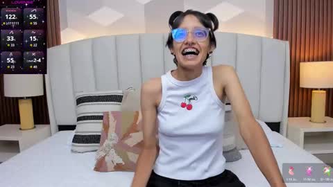 Snapshot of marge_lasander chatting on 11/23/25, 01:38 Aitana online show from 11/23/25, 01:38