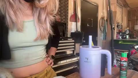 Elle online show from 11/04/25, 02:49