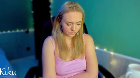 Snapshot of mari_kiku chatting on 11/25/25, 12:21 Kiku and Marii - online show from 11/25/25, 12:21