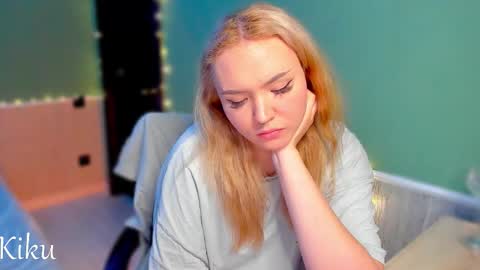 Snapshot of mari_kiku chatting on 11/27/25, 01:29 Kiku and Marii - online show from 11/27/25, 01:29