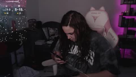 mari moore online show from 10/11/25, 09:30