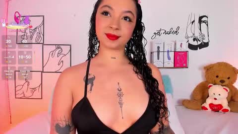 Snapshot of mari_sweett chatting on 09/19/25, 08:31 Mari Sweett online show from 09/19/25, 08:31