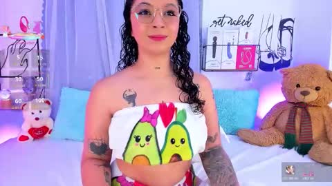 Mari Sweett  online show from 11/18/25, 06:34