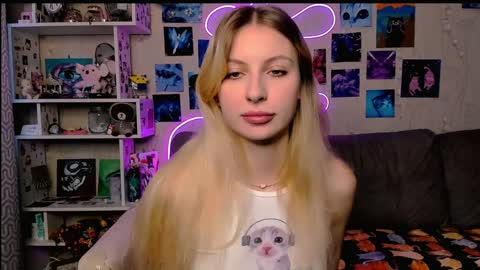 Snapshot of maria_hunt chatting on 12/03/24, 03:20 Maria online show from 12/03/24, 03:20