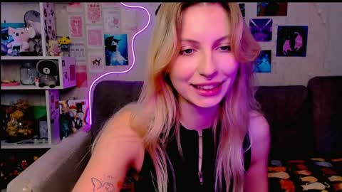Snapshot of maria_hunt chatting on 12/06/24, 06:37 Maria online show from 12/06/24, 06:37