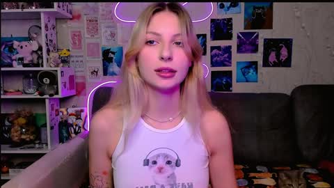 Snapshot of maria_hunt chatting on 12/07/24, 03:14 Maria online show from 12/07/24, 03:14