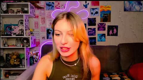 Snapshot of maria_hunt chatting on 12/12/24, 02:37 Maria online show from 12/12/24, 02:37