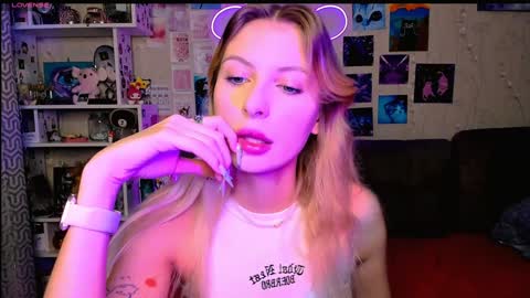 Snapshot of maria_hunt chatting on 12/13/24, 02:43 Maria online show from 12/13/24, 02:43