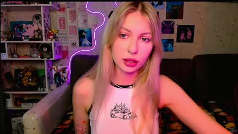 Snapshot of maria_hunt chatting on 12/14/24, 03:18 Maria online show from 12/14/24, 03:18