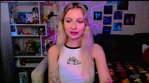 Snapshot of maria_hunt chatting on 12/19/24, 06:34 Maria online show from 12/19/24, 06:34