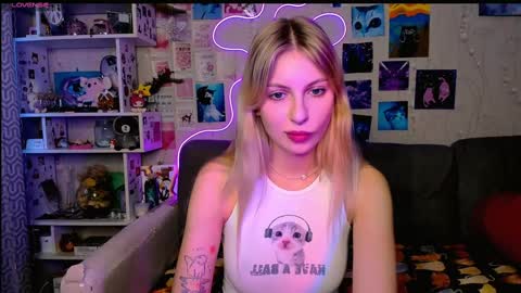 Snapshot of maria_hunt chatting on 12/20/24, 03:47 Maria online show from 12/20/24, 03:47