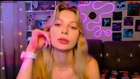 Snapshot of maria_hunt chatting on 12/21/24, 06:41 Maria online show from 12/21/24, 06:41