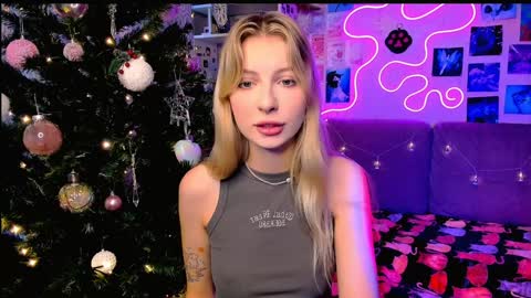 Snapshot of maria_hunt chatting on 12/24/24, 03:05 Maria online show from 12/24/24, 03:05