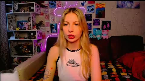 Snapshot of maria_hunt chatting on 01/14/25, 04:04 Maria online show from 01/14/25, 04:04