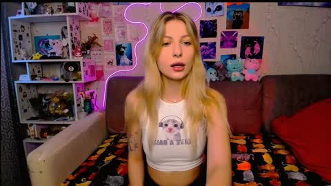 Snapshot of maria_hunt chatting on 01/15/25, 04:25 Maria online show from 01/15/25, 04:25