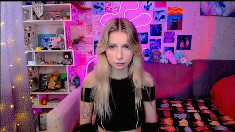 Snapshot of maria_hunt chatting on 01/25/25, 04:02 Maria online show from 01/25/25, 04:02