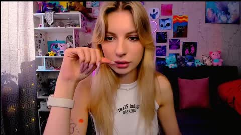 Snapshot of maria_hunt chatting on 02/05/25, 06:46 Maria online show from 02/05/25, 06:46