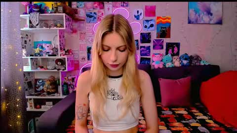 Snapshot of maria_hunt chatting on 02/18/25, 04:37 Maria online show from 02/18/25, 04:37