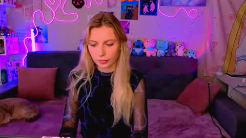 Snapshot of maria_hunt chatting on 09/18/25, 04:58 Maria online show from 09/18/25, 04:58