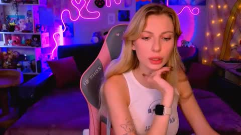 Snapshot of maria_hunt chatting on 09/26/25, 01:53 Maria online show from 09/26/25, 01:53