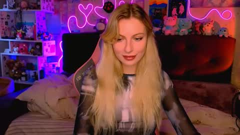 Snapshot of maria_hunt chatting on 10/07/25, 08:44 Maria online show from 10/07/25, 08:44