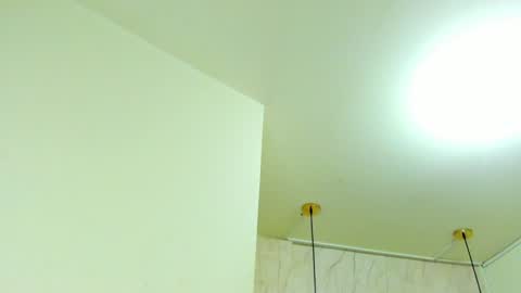 Snapshot of mariam__cute chatting on 12/28/24, 01:29 online show from 12/28/24, 01:29