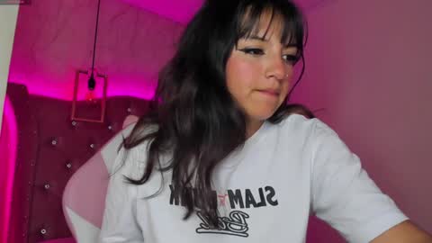 Snapshot of mariam__cute chatting on 01/08/25, 06:41 online show from 01/08/25, 06:41