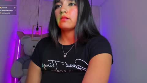 Snapshot of mariam__cute chatting on 01/12/25, 10:54 online show from 01/12/25, 10:54