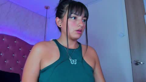 Snapshot of mariam__cute chatting on 02/04/25, 07:00 online show from 02/04/25, 07:00