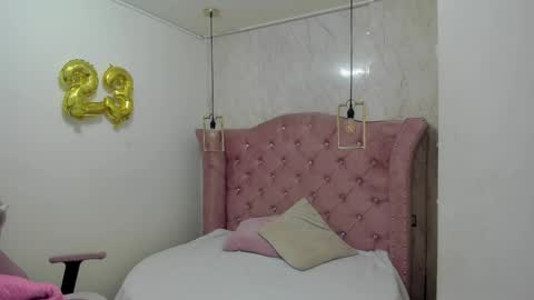 Snapshot of mariam__cute chatting on 03/04/25, 07:01 online show from 03/04/25, 07:01