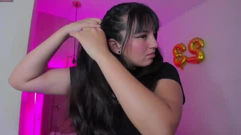 Snapshot of mariam__cute chatting on 03/12/25, 12:57 online show from 03/12/25, 12:57