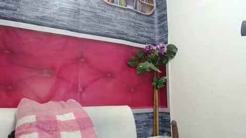 Snapshot of mariam_schubert chatting on 12/12/24, 05:48 mariam_schubert online show from 12/12/24, 05:48