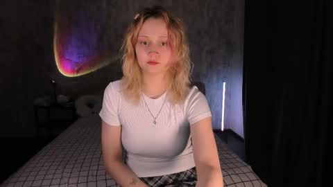 Snapshot of mariamilkis chatting on 02/23/25, 04:35 Maria online show from 02/23/25, 04:35