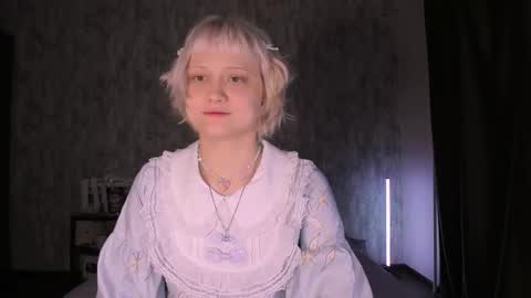 Snapshot of mariamilkis chatting on 09/16/25, 12:22 Maria online show from 09/16/25, 12:22