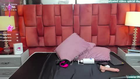 Snapshot of mariamrosse chatting on 02/15/25, 11:06 Mariam online show from 02/15/25, 11:06