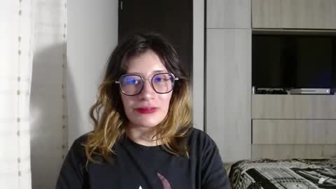 Snapshot of mariana124_ chatting on 12/18/24, 06:14 Mariana online show from 12/18/24, 06:14