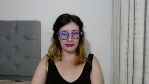 Snapshot of mariana124_ chatting on 12/27/24, 03:26 Mariana online show from 12/27/24, 03:26