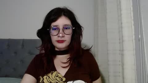 Snapshot of mariana124_ chatting on 02/04/25, 07:33 Mariana online show from 02/04/25, 07:33