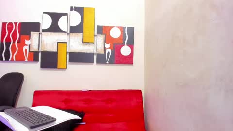 mariana_16_ online show from 02/18/25, 11:19