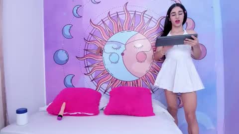 mariana_16_ online show from 10/23/25, 07:45