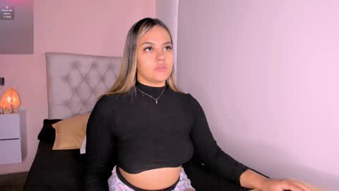 Mariana Roe online show from 12/29/24, 03:57