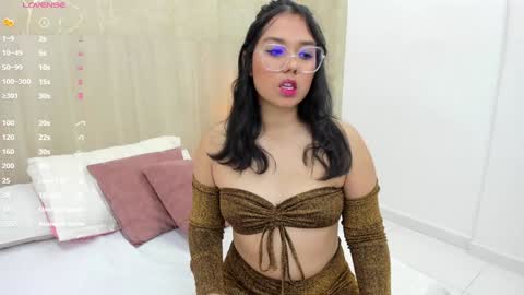 Snapshot of mariana_allen chatting on 02/07/25, 03:23 Mariana Allen online show from 02/07/25, 03:23