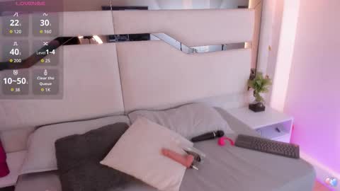 Mariana online show from 11/07/25, 11:54