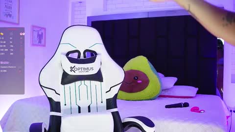 Mariana  online show from 11/17/25, 06:57